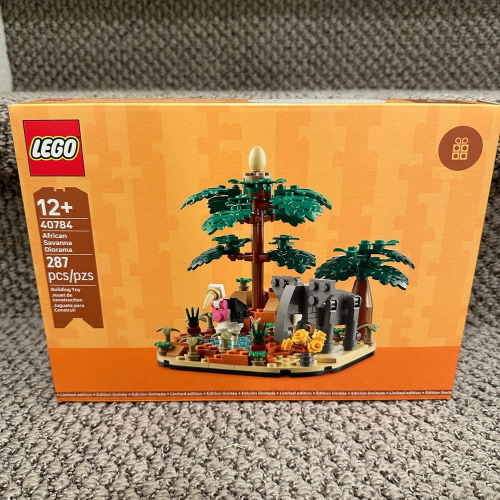 LEGO African Savanna Set with Green and Tan Elements